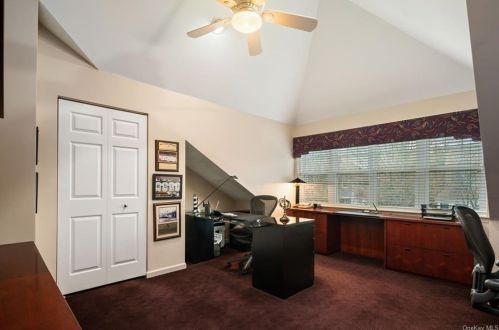 9 High Ridge Rd, Crotonville NY  10562-1969 exterior