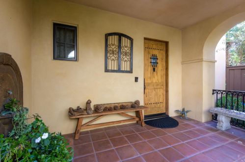 1024 Canon Perdido St, Santa Barbara CA  93103-2454 exterior