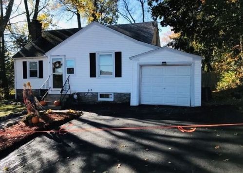 4 Ludington Rd, Worcester MA  01602-3223 exterior