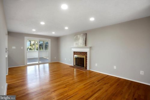 10624 Cavalcade St, Great Falls VA  22066-2427 exterior