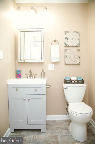 71 Honeysuckle Dr, Navy Sup Dpt PA 17050-3166 exterior