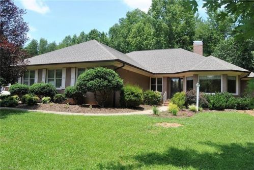 2506 Ashcroft Dr, Reidsville, NC 27320-7137