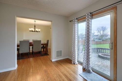 27 Glengary Dr, Delaware OH  43015-7615 exterior