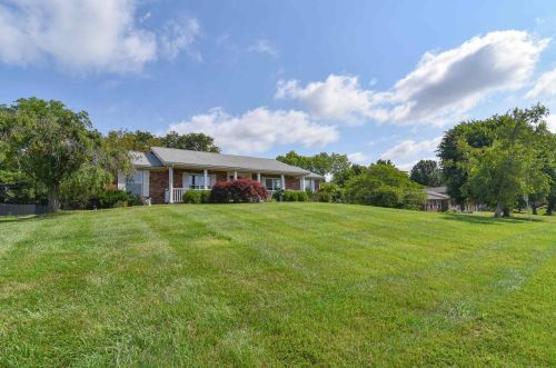 8883 Valley Circle Dr, Florence KY  41042-9523 exterior