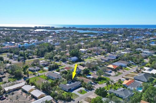 4321 Mariner Rd, Bonita Springs FL 34134-3964 exterior