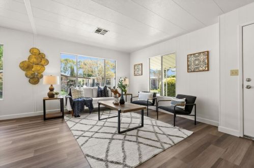 17 Quail Hollow Dr, San Jose, CA 95128-4526