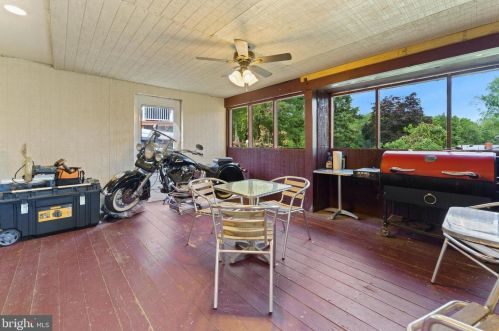 8813 Sylvania St, Lorton VA  22079-1612 exterior