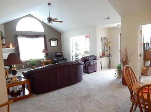 139 Colonial Woods Dr, Mount Vernon, OH 43050-6000