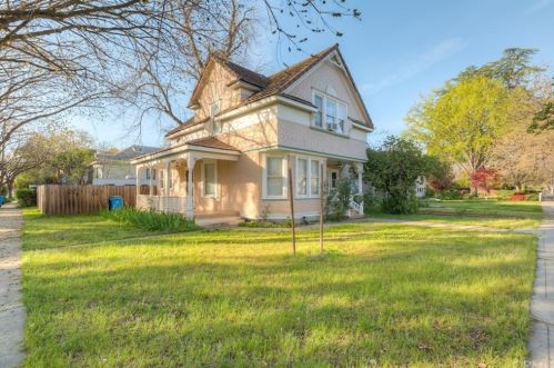 1189 Montgomery St, Oroville, CA 95965-4724