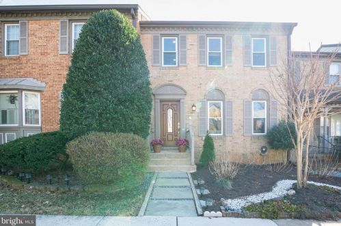 2853 Yarn Ct, Falls Church, VA 22042-4425