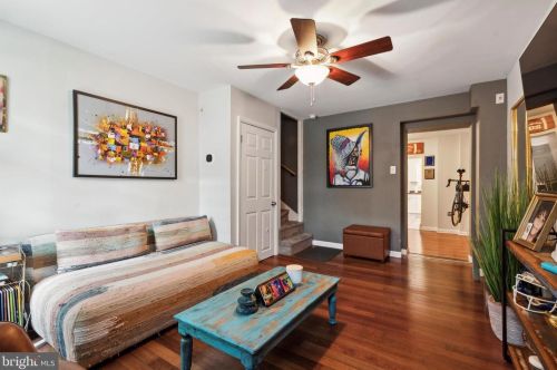 136 Gay St, Philadelphia, PA 19127-1322