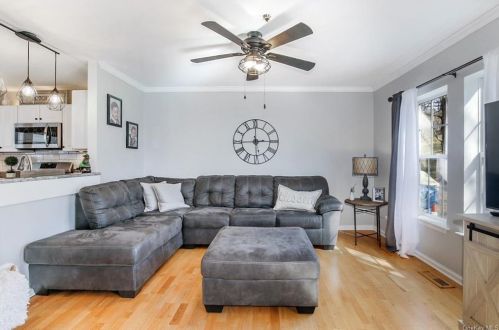 245 Maple Brook Ct, Yorktown Hgts NY  10598-1976 exterior