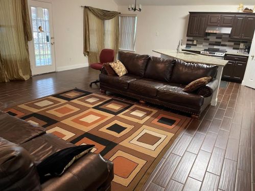 803 Slaughter Ln, Euless TX  76040-8954 exterior