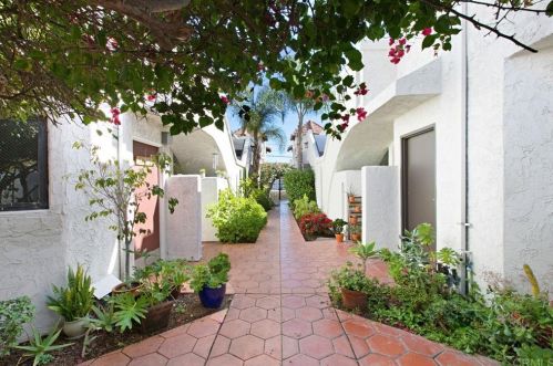 3765 Boundary St, San Diego, CA 92104-3833