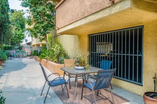 5325 Denny Ave, North Hollywood CA  91602-3218 exterior