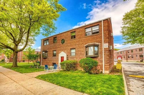 156-33 80th St, Jamaica, NY 11414-1319