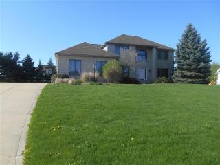 6878 Thornwood St, Canton, OH 44718-3799