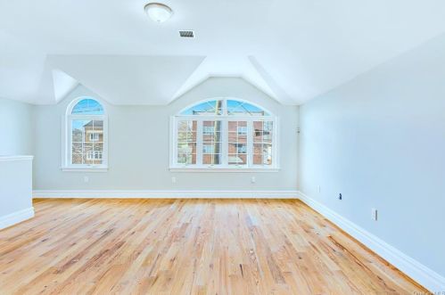136 Stephens Ave, Bronx, NY 10473-2412