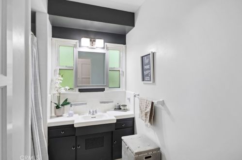 5516 Fulton Ave, Van Nuys CA  91401-5332 exterior