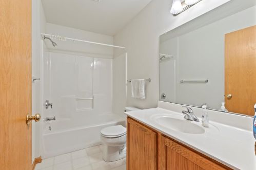 602 Park Dr, Waterford WI 53185-2891 exterior