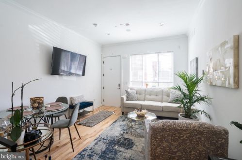 2643 Federal St, Philadelphia, PA 19146-3828