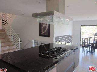 8546 Hillside Ave, Los Angeles CA  90069-1507 exterior