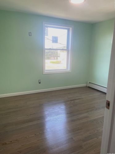 496 Catskill Ave, North Lindenhurst NY  11757-2744 exterior