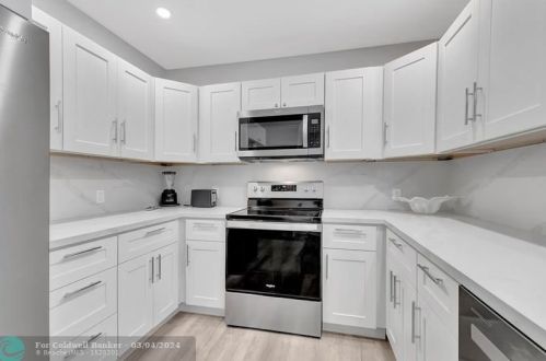 320 4 Ave, Delray Beach FL  33444-2717 exterior