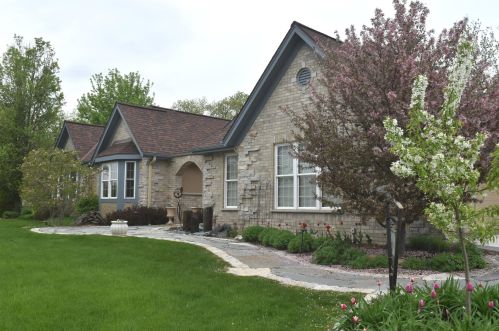 202 Cypress Pt, North Prairie, WI 53153-9620