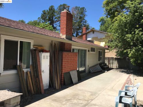 2609 Mendocino Dr, Pinole CA  94564-1120 exterior