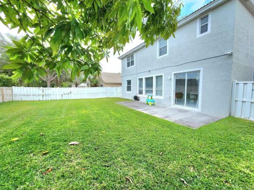 2210 145th Ave, Hollywood FL  33028-2866 exterior