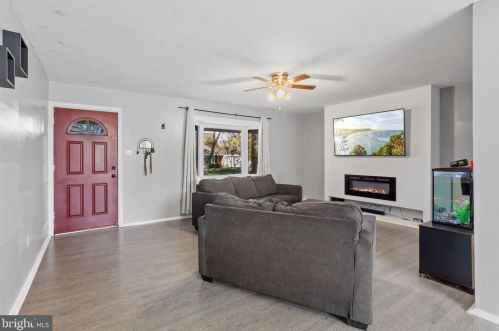 24 Griffin Ln, Willingboro NJ  08046-3324 exterior