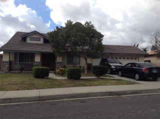 2323 Via Bello Dr, Rialto CA  92377-3591 exterior