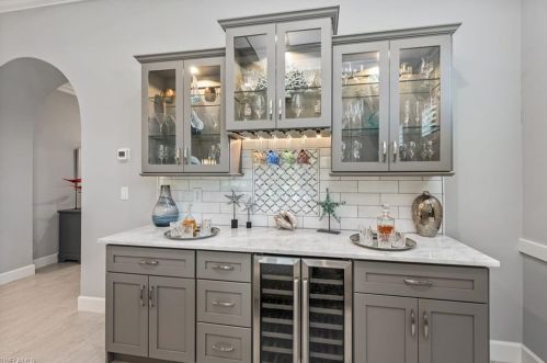 2770 Aviamar Cir, Naples FL 34114-9759 exterior