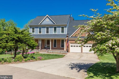13593 Cobra Dr, Herndon, VA 20171-4081