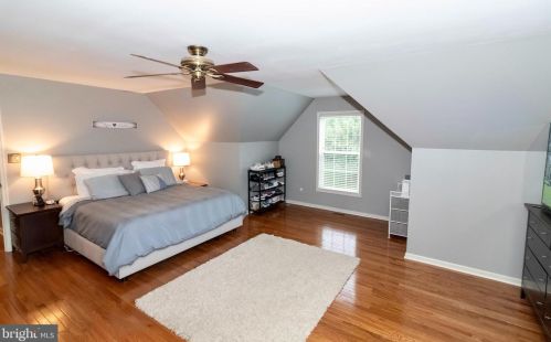 12 Bittersweet Dr, Cochranville PA  19330-1406 exterior