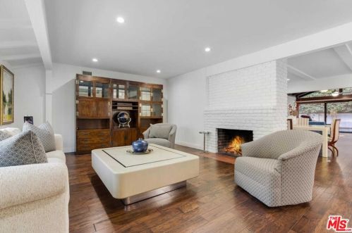 16910 Magnolia Blvd, Van Nuys, CA 91316-3451