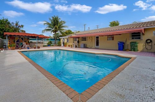 6901 16th St, Hollywood FL  33023-2025 exterior