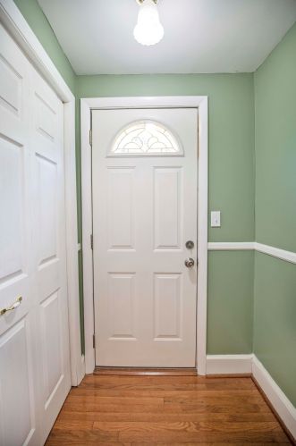 208 Lawrence Rd, Salem NH  03079-3905 exterior