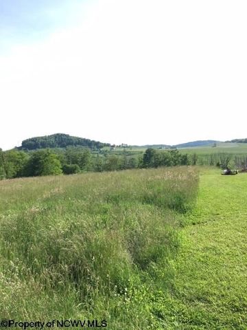 12 Flat Field Ln, Morgantown, WV 26501-1203