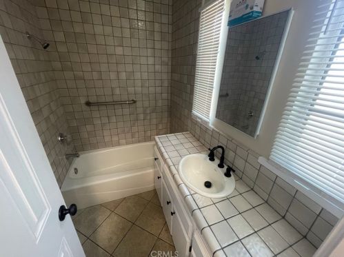 807 Chevy Chase Dr, Glendale CA 91205-3018 exterior