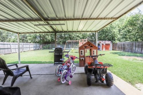 5824 Sea Breeze Ln, Fort Worth TX  76135-2068 exterior