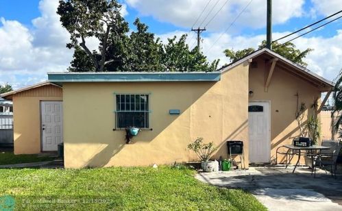 602 50th St, Hialeah FL  33013-1622 exterior