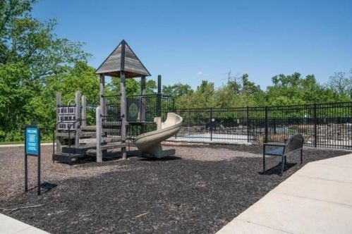 4704 Trumhall Dr, Darbydale OH  43123-8127 exterior