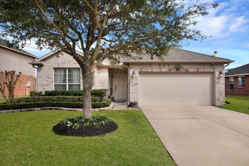 6011 Village Grove Dr, Pearland, TX 77581-7062