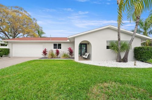 6960 Grande Vista Way, Saint Petersburg, FL 33707-4703