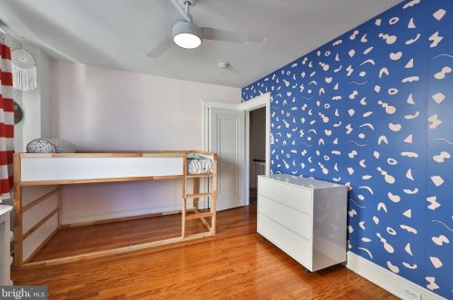 425 Gln Echo Rd, Philadelphia PA 19119-2915 exterior