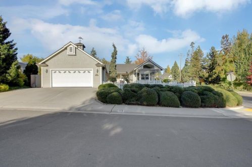 125 Scotia Pne Cir, Grass Valley CA  95945-5418 exterior