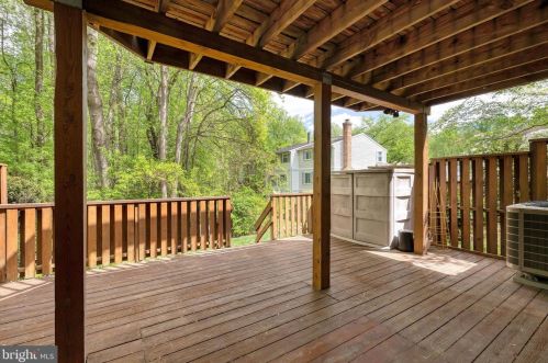 10902 Barton Hill Ct, Herndon VA  20191-5000 exterior