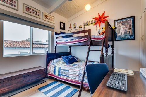 600 Anderson St, Manhattan Beach CA  90266-5934 exterior